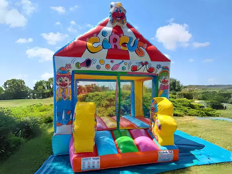 Gonfiabile Saltarello Circus - divertimento garantito per i bambini